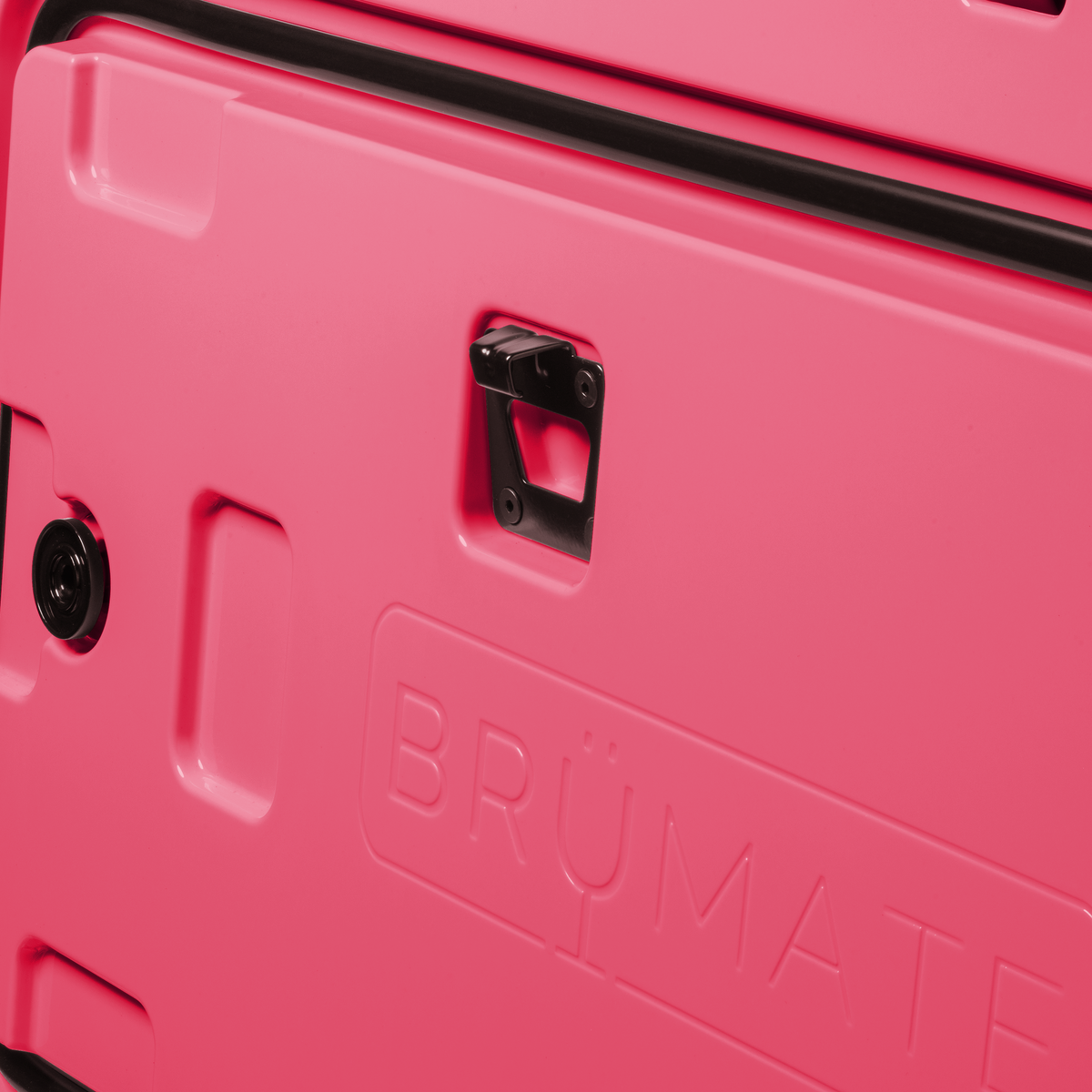 brutank-f0 brutank-55qt-neonpink-bottle-opener.png